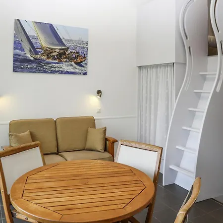 Les Vignes De La Chapelle, The Originals Relais Hotel