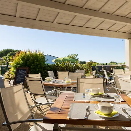 Hotel Les Vignes De La Chapelle, The Originals Relais 4*