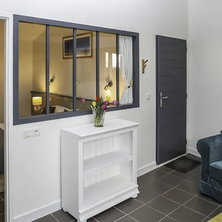 Les Vignes De La Chapelle, The Originals Relais Hotel 4*